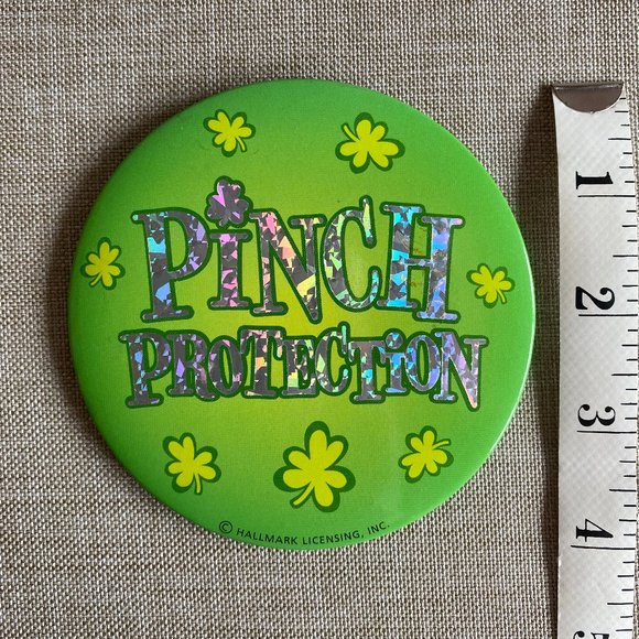 Hallmark Saint Patricks Day Pinch Protection Pin - Picture 3 of 4